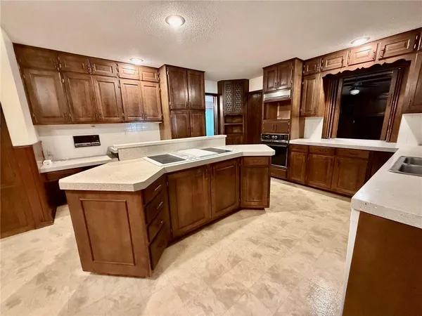 $460,000 | 991 South Mitchell Street, Warrensburg, MO 64093