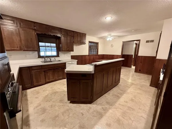 $460,000 | 991 South Mitchell Street, Warrensburg, MO 64093