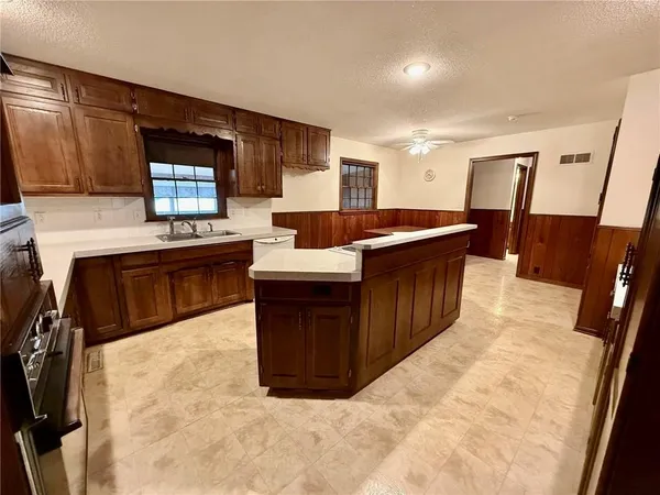 $460,000 | 991 South Mitchell Street, Warrensburg, MO 64093