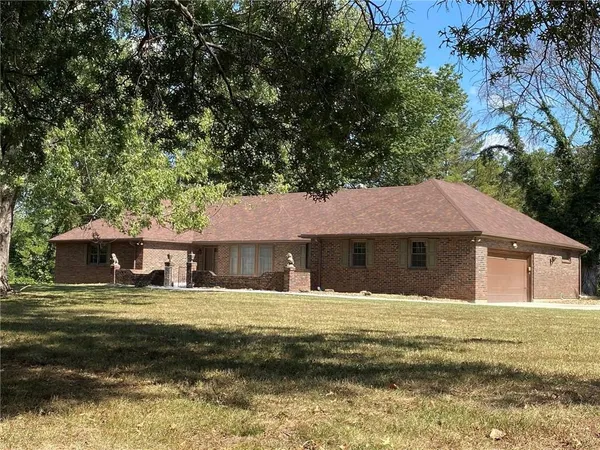 $460,000 | 991 South Mitchell Street, Warrensburg, MO 64093