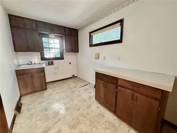 $460,000 | 991 South Mitchell Street, Warrensburg, MO 64093