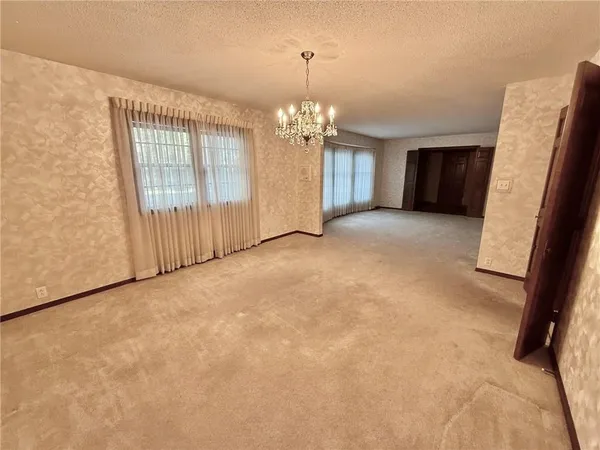 $460,000 | 991 South Mitchell Street, Warrensburg, MO 64093