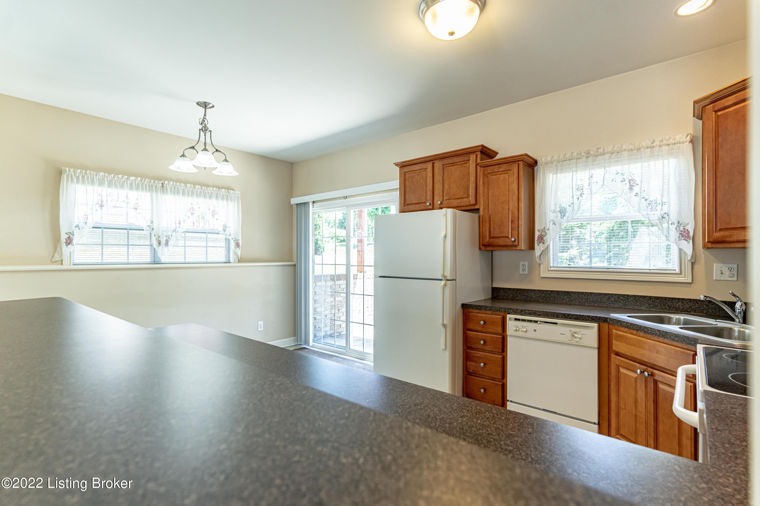 9513 Rustling Tree Way, Unit 101 Louisville, KY 40291 - Photo 16 of 43 DSC07228