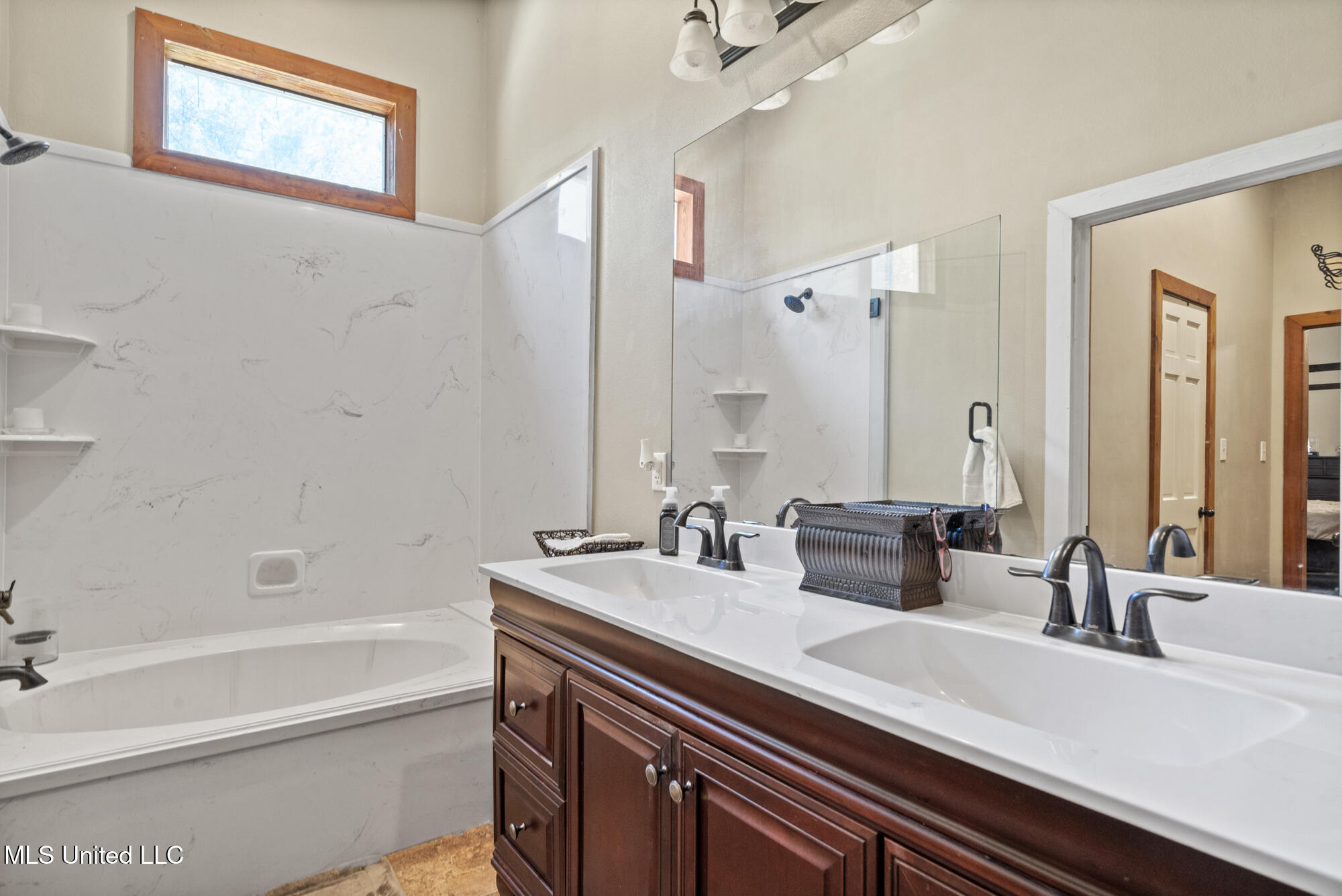 7711 Cuevas Town Road Picayune, MS 39466 - Photo 22 of 51 Primary Bathroom
