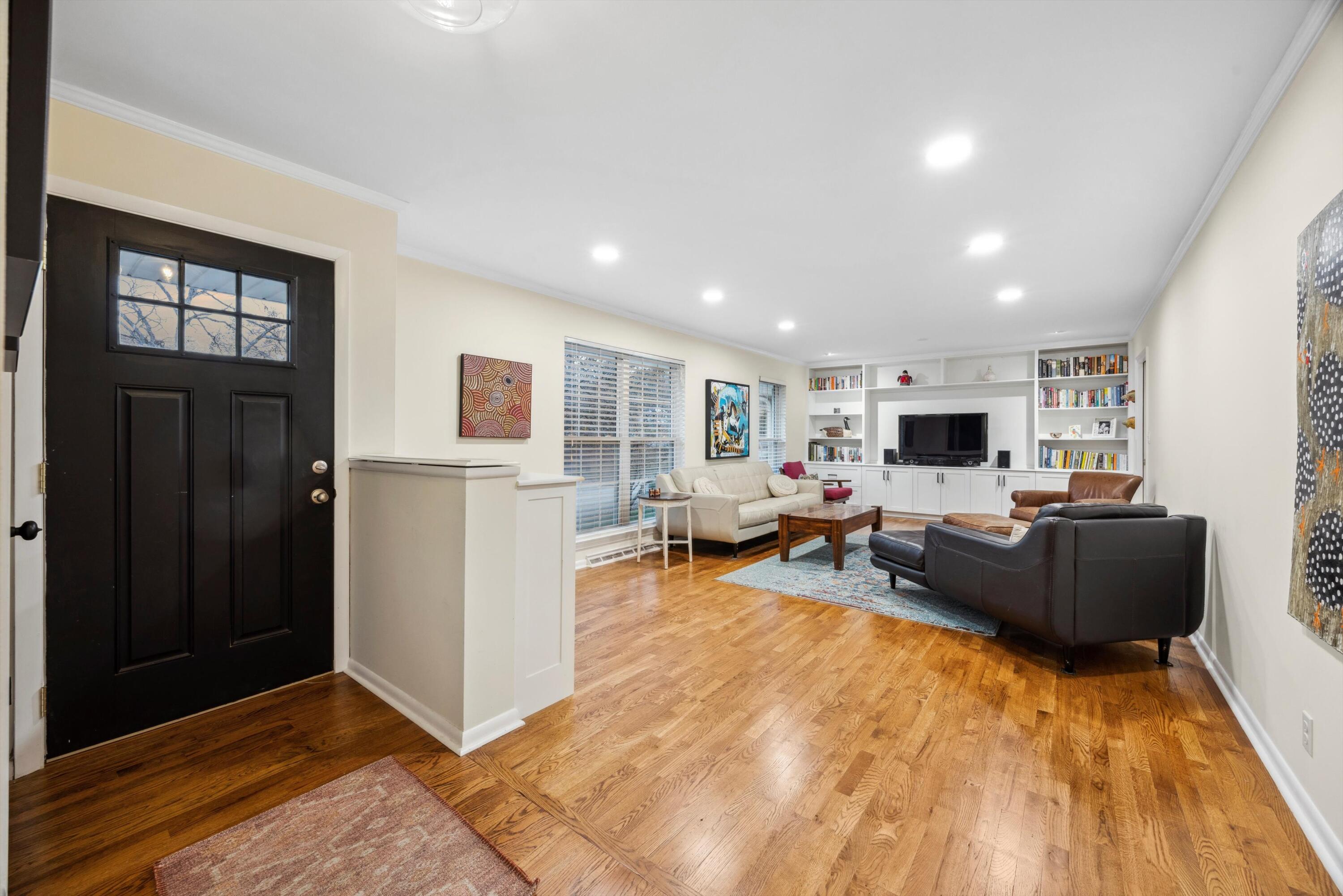 1005 Meadow Lake Road Chattanooga, TN 37415 - Photo 3 of 30 08-2M6A7567