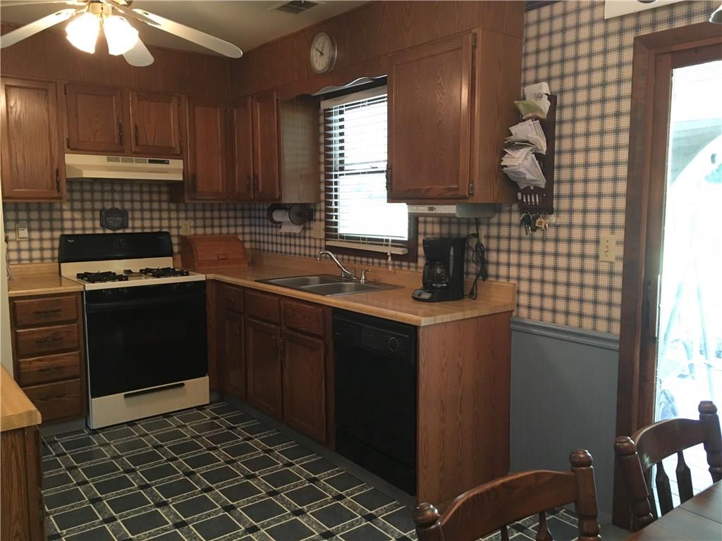 532 Steiner Bridge Road Valencia, PA 16059 - Photo 16 of 25 Kitchen.