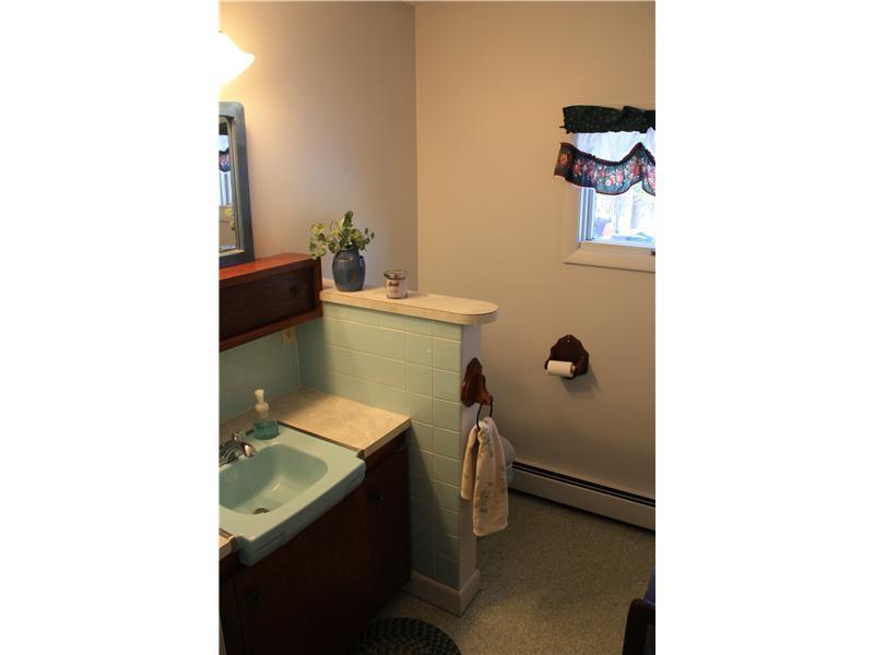 56 Grassy Road Orrs Island, ME 04066 - Photo 14 of 19 Bathroom.