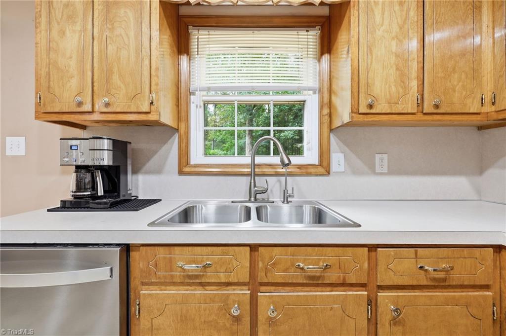 313 Beckner Road Lexington, NC 27292 - Photo 10 of 44