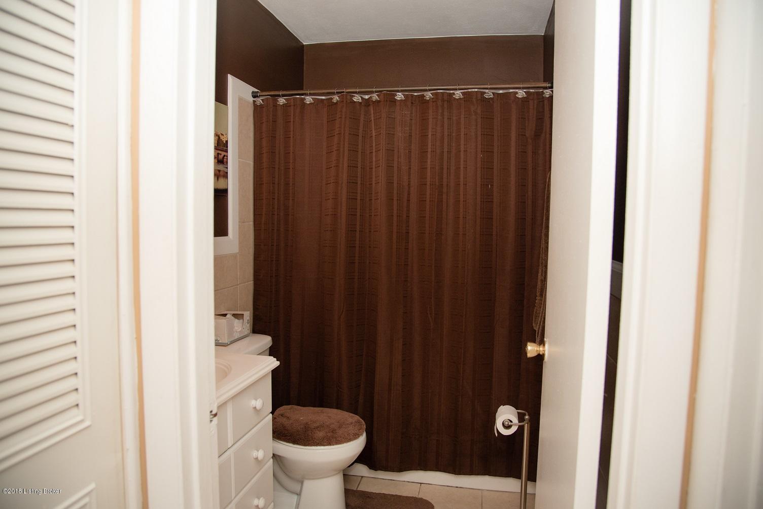 7808 Rochelle Road Louisville, KY 40228 - Photo 20 of 40 DSC_3876_small