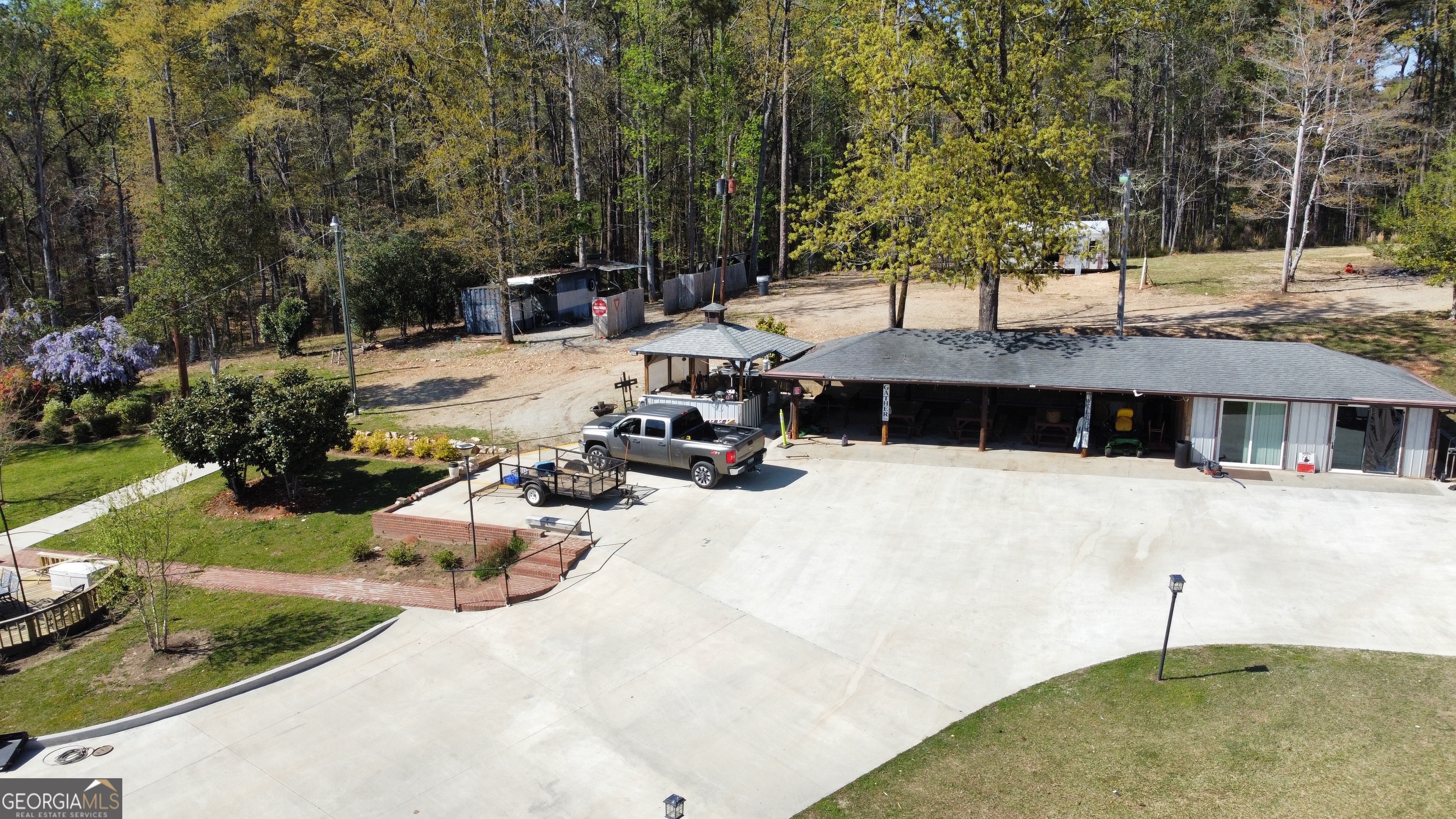 6591 Thomaston Road Macon, GA 31220 - Photo 25 of 30 a view of a backyard with sitting area