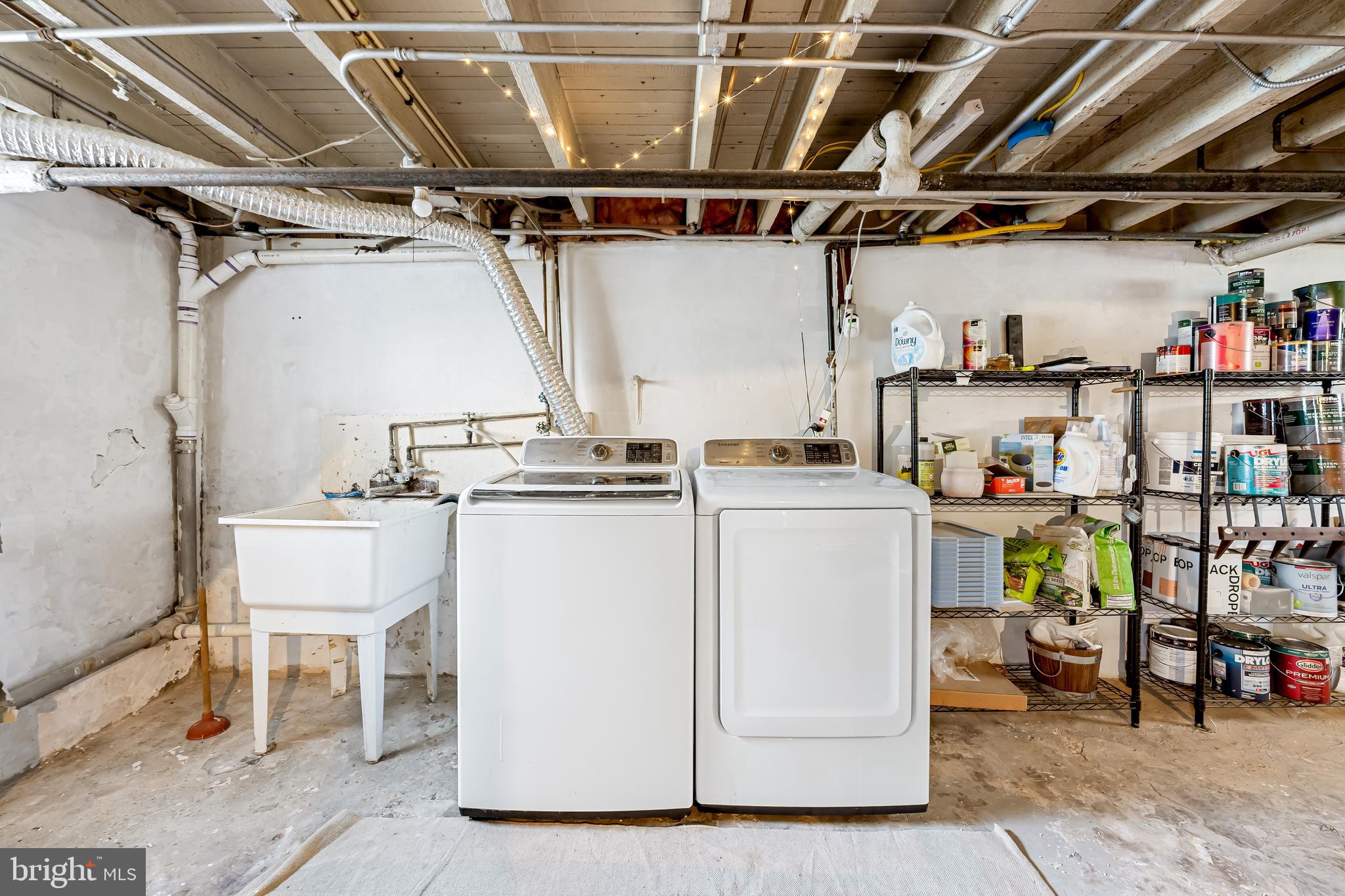5009 Catalpha Road Baltimore, MD 21214 - Photo 30 of 38 a utility room with dryer and washer