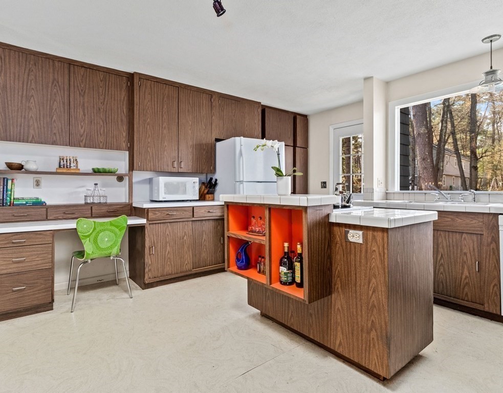 5 Olde Lantern Road Acton, MA 01720 - Photo 11 of 29 Gallery Image 11