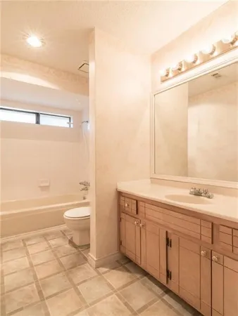 $1,850 | 2121 Country Oaks Drive, Garland, TX 75040
