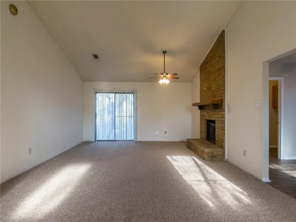 $1,850 | 2121 Country Oaks Drive, Garland, TX 75040
