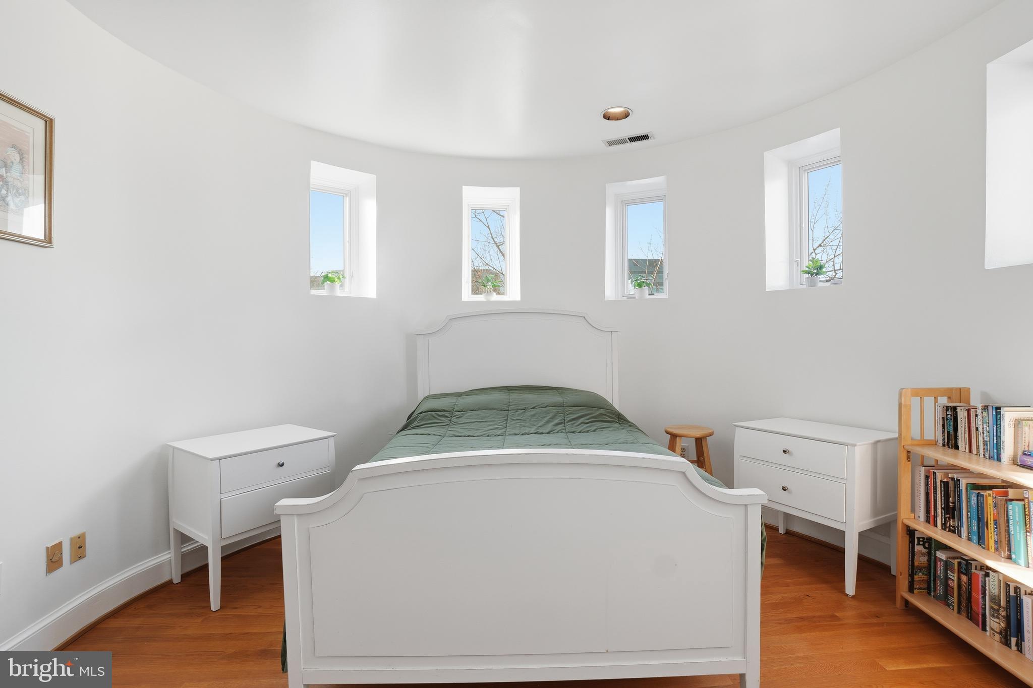 301 G Street Northeast, Unit 32 Washington, DC 20002 - Photo 15 of 21 Primary bedroom in turret