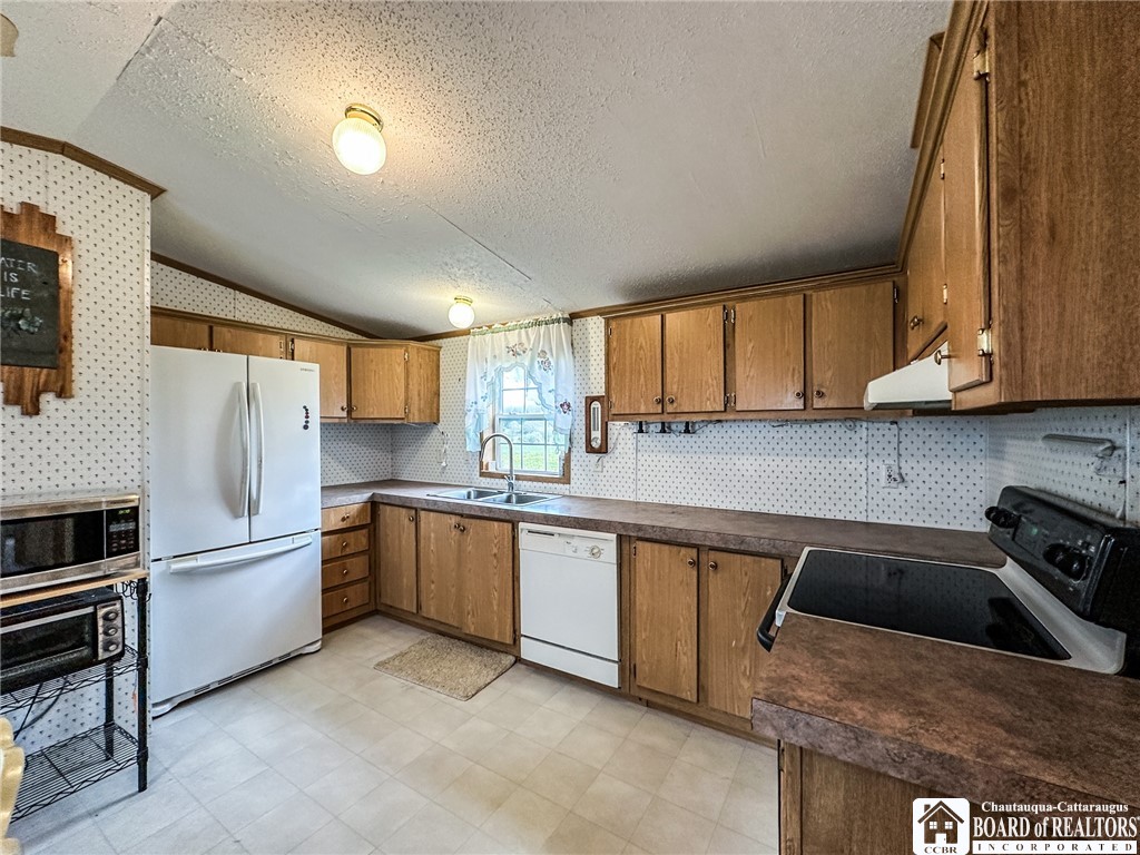 293 Bray Road Freedom, NY 14009 - Photo 3 of 23