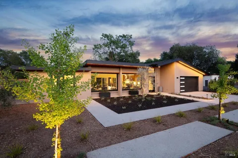 $1,995,000 | 226 1st Street East, Sonoma, CA 95476