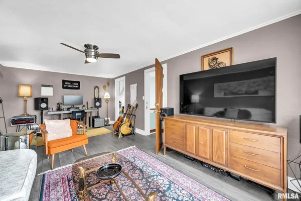 $179,900 | 2020 West Ayres Avenue, West Peoria, IL 61604