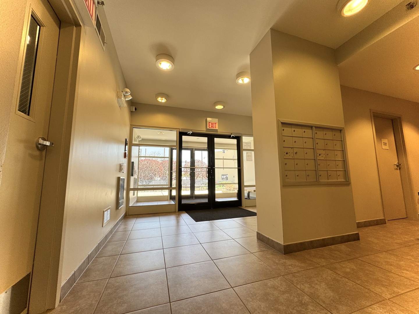 1075 West Roosevelt Road, Unit 305 Chicago, IL 60608 - Photo 7 of 23 a view of entryway with a door