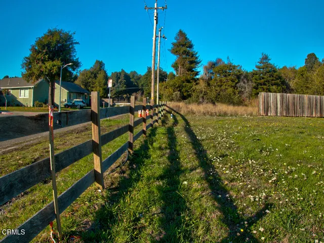 a view of an outdoor space and yard