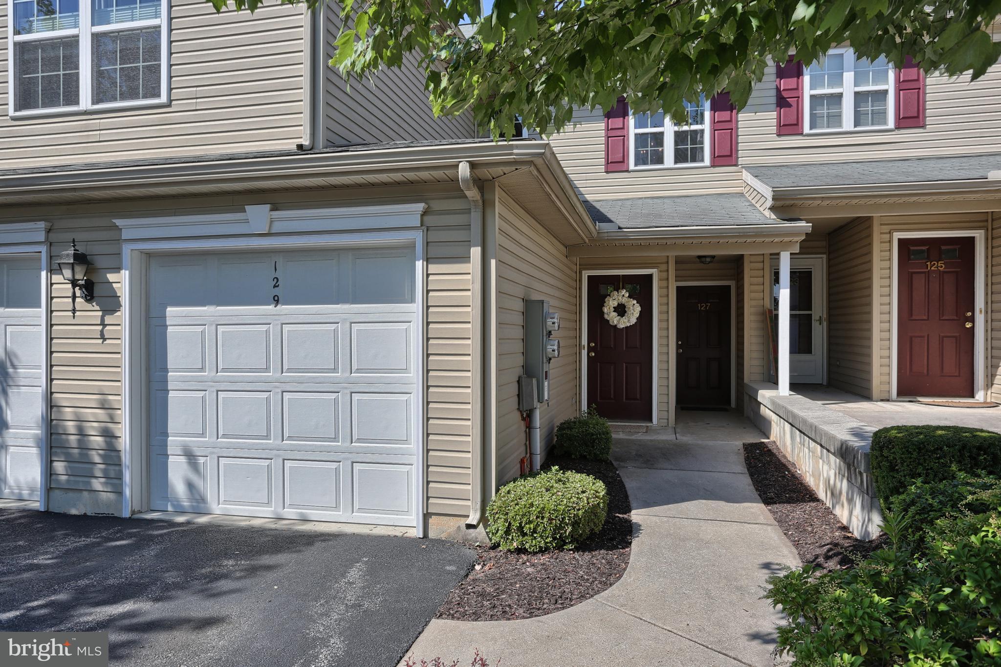 129 Sparrow Road Hummelstown, PA 17036 - Photo 2 of 21 Gallery Image 2