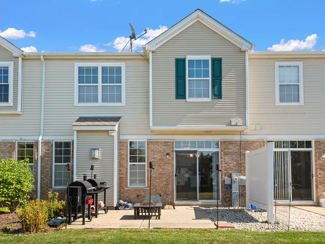 $259,900 | 1045 Heron Circle, Joliet, IL 60431