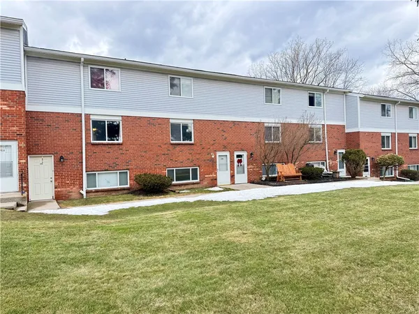 $209,900 | 275-136 Owens Road, Unit 136, Sweden, NY 14420