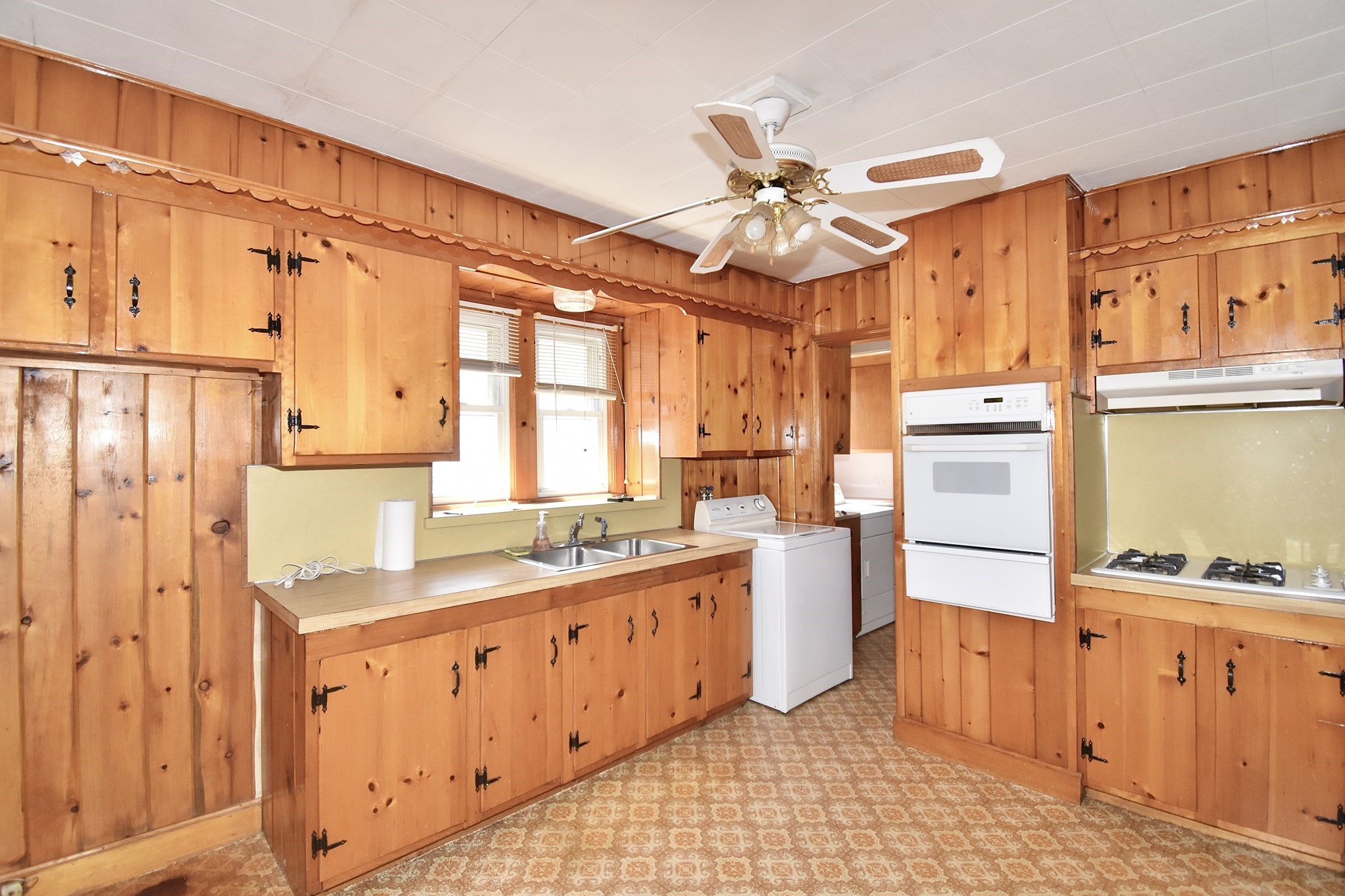 43-45 Gold Street Springfield, MA 01107 - Photo 6 of 24 Gallery Image 6