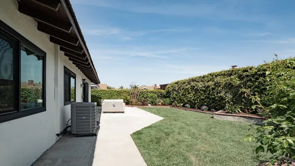 a view of an outdoor space