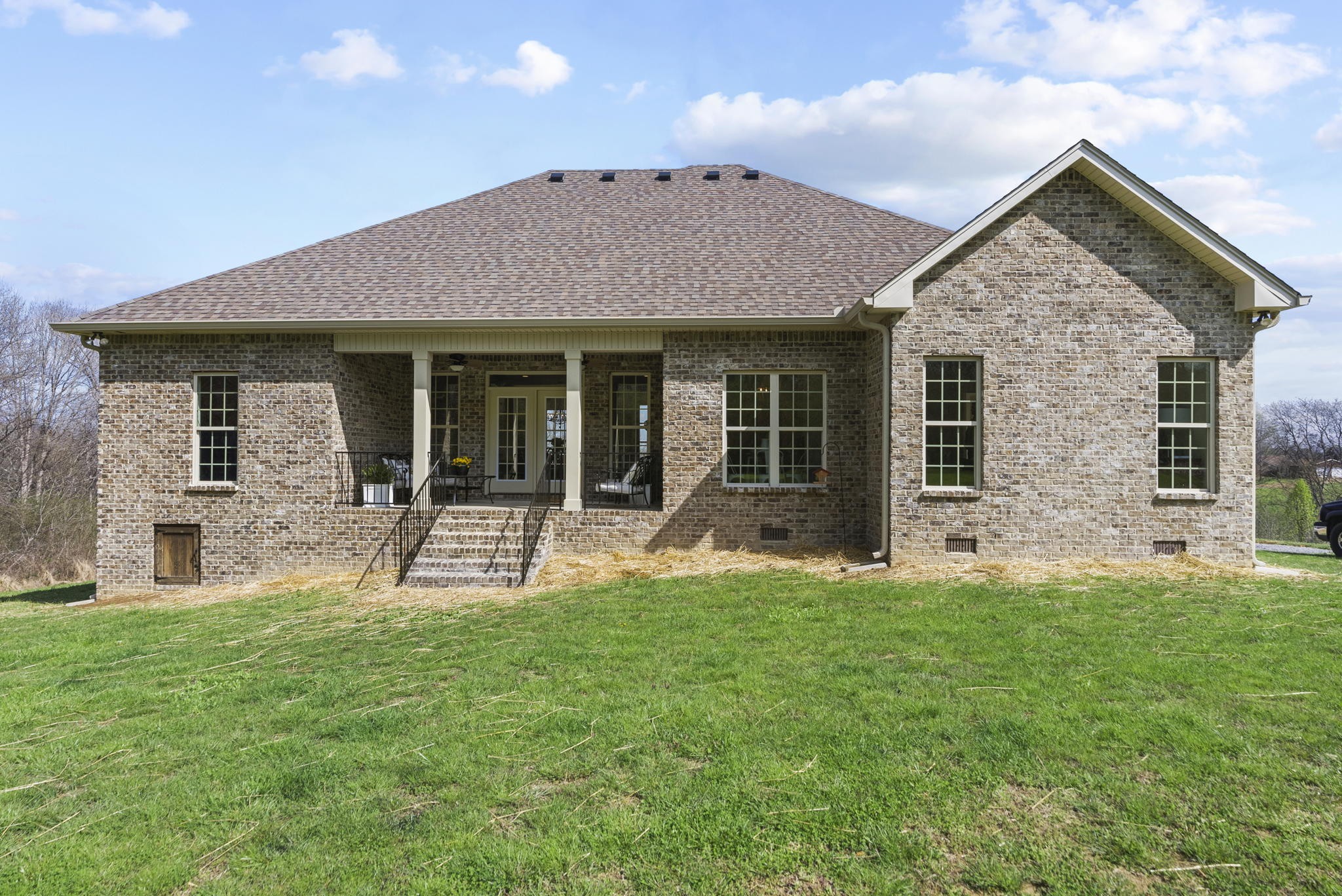 3459 Thompson Road Springfield, TN 37172 - Photo 35 of 39 a view of a house with a yard and sitting area