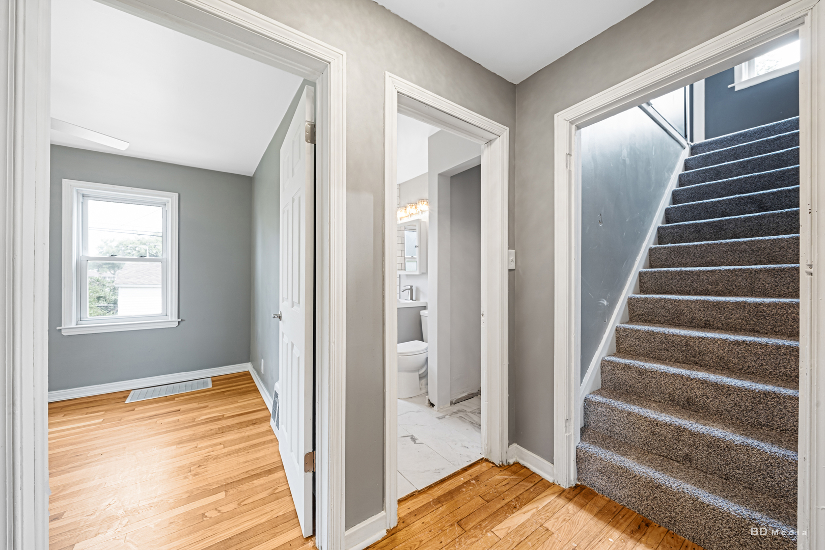 446 Warren Street Calumet City, IL 60409 - Photo 8 of 20 a view of an entryway