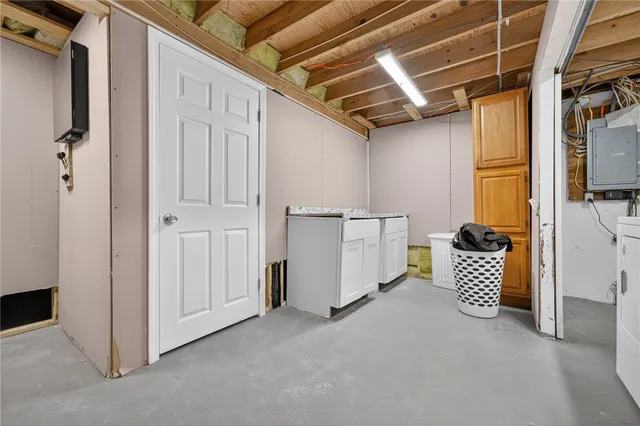 $399,900 | 222 Pine Hill Road, Richmond, RI 02894