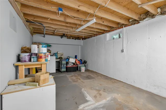 $399,900 | 222 Pine Hill Road, Richmond, RI 02894