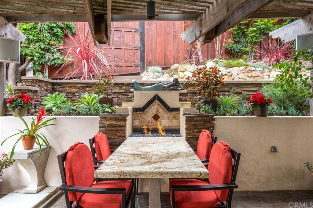 2025 Crestview Drive Laguna Beach, CA 92651 - Photo 3 of 27