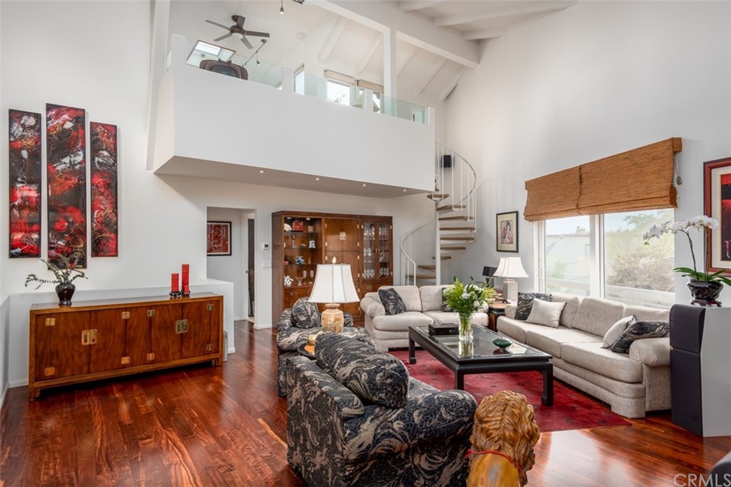 2025 Crestview Drive Laguna Beach, CA 92651 - Photo 8 of 27