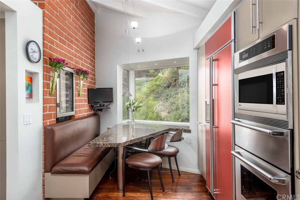 2025 Crestview Drive Laguna Beach, CA 92651 - Photo 10 of 27