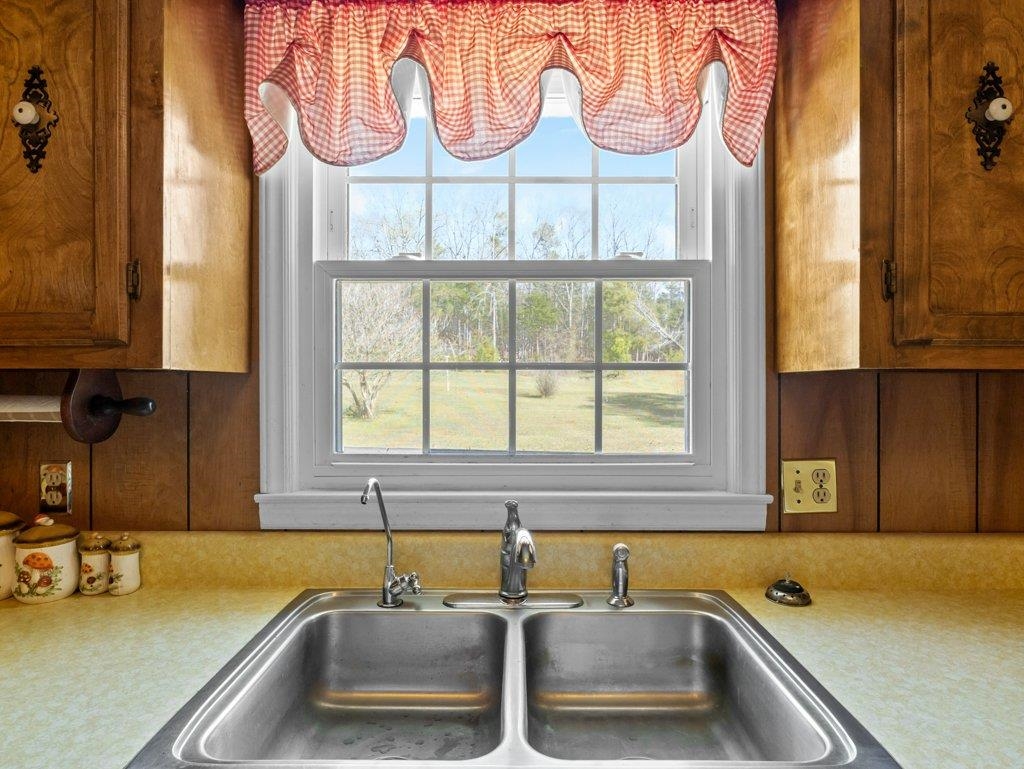 445 Bishop Road Union, SC 29379 - Photo 12 of 41