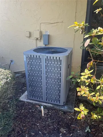 $215,000 | 683 Broadmoor Circle, Unit 683, Winter Haven, FL 33884