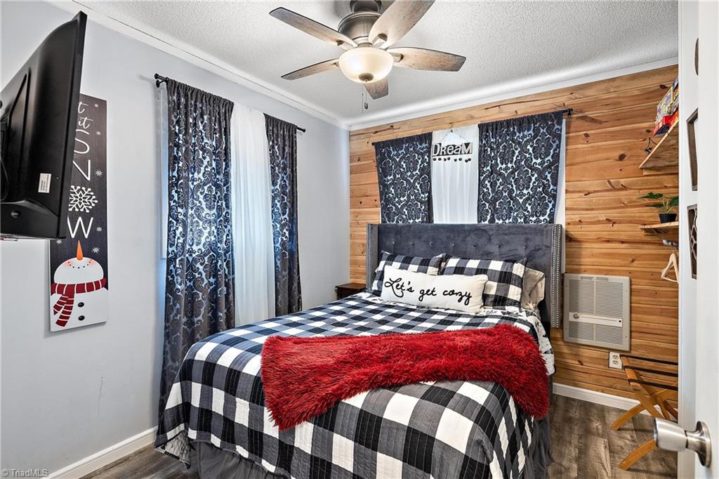 301 Pinnacle Inn Road, Unit 3302 Beech Mountain, NC 28604 - Photo 8 of 44 Wood Accent Wall