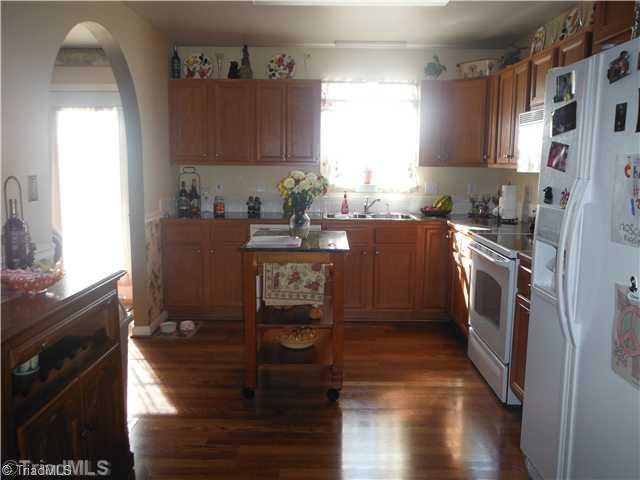 1441 Tyro Road Lexington, NC 27295 - Photo 6 of 10 Kitchen.