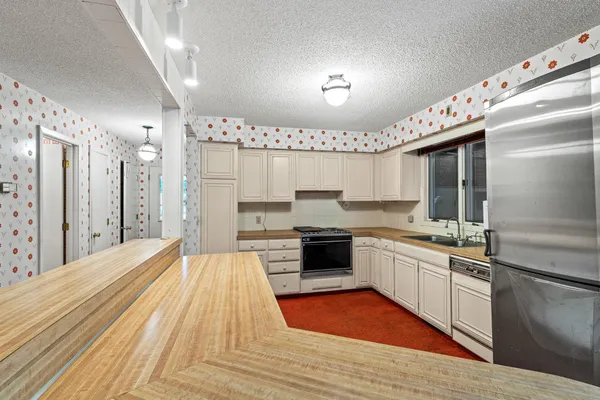 $309,000 | 1007 North Hamilton Street, St. Croix Falls, WI 54024