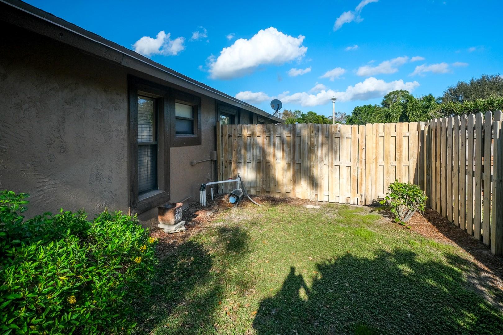 1487 Red Pine Trail Wellington, FL 33414 - Photo 28 of 40 038_XT3F0037