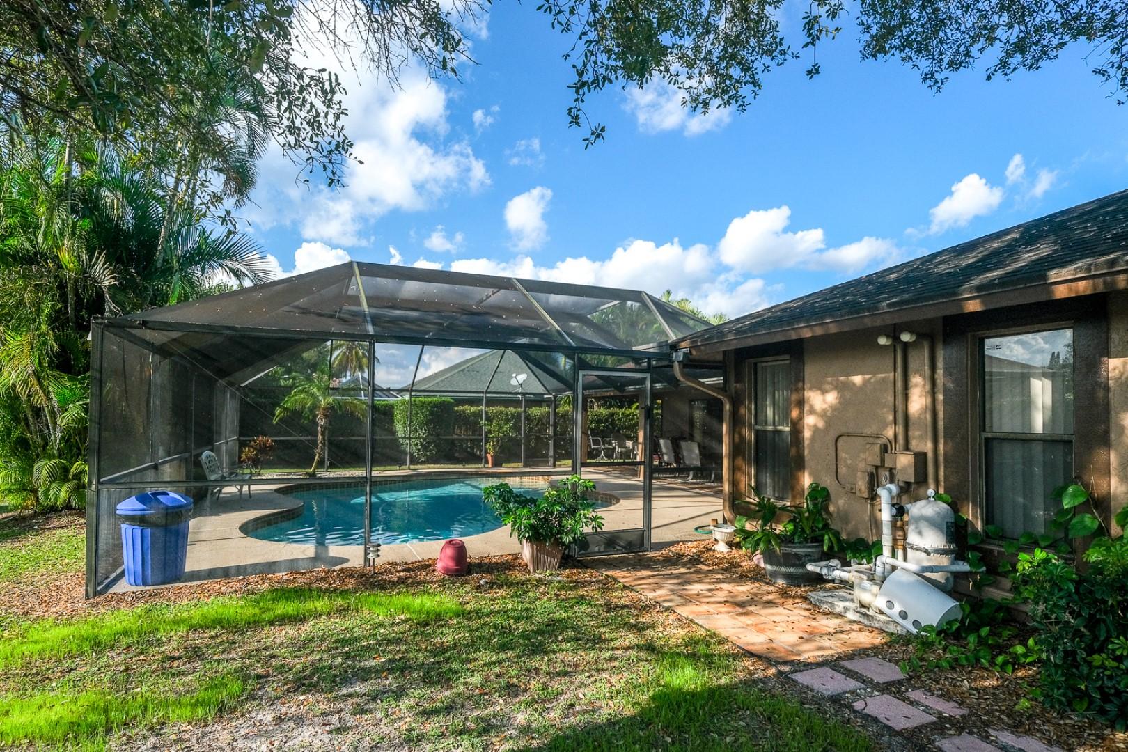 1487 Red Pine Trail Wellington, FL 33414 - Photo 32 of 40 042_XT3F0043