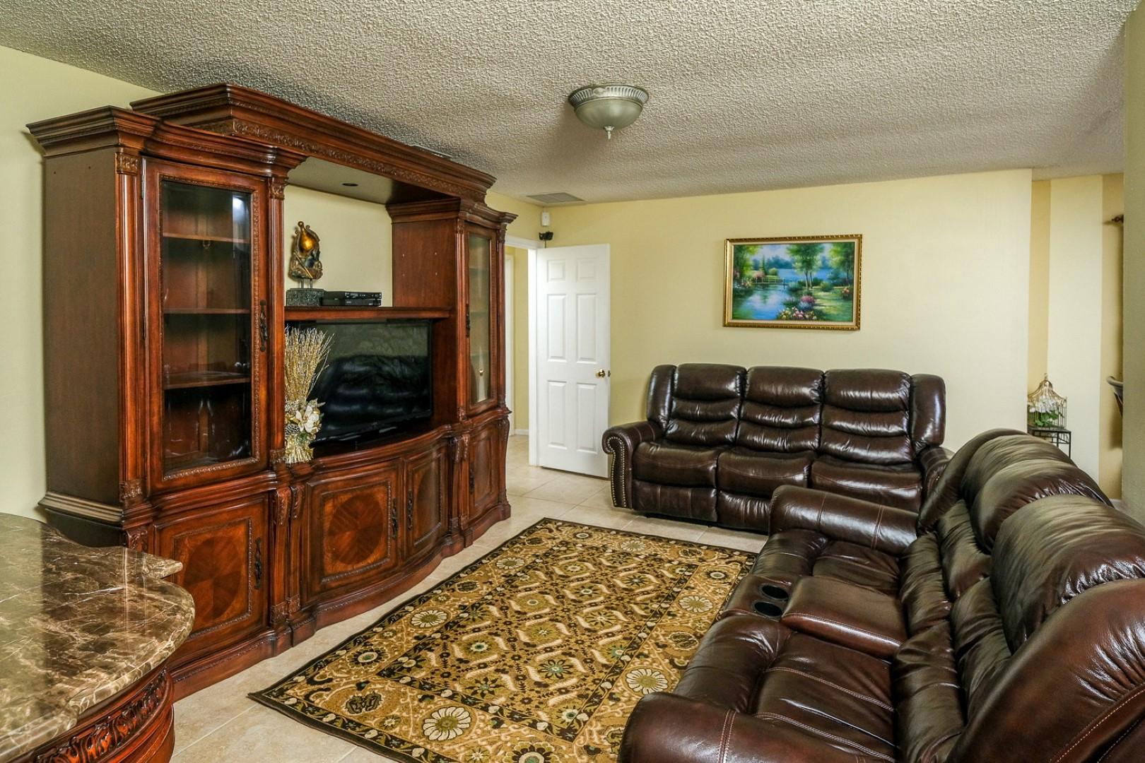 1487 Red Pine Trail Wellington, FL 33414 - Photo 6 of 40 014_XT3F9985