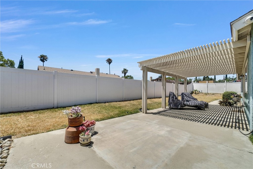 896 North Arrowhead Avenue Rialto, CA 92376 - Photo 28 of 31