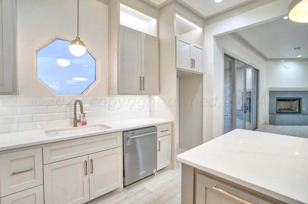 4100 Wildcat Springs Road Amarillo, TX 79119 - Photo 13 of 38 Kitchen