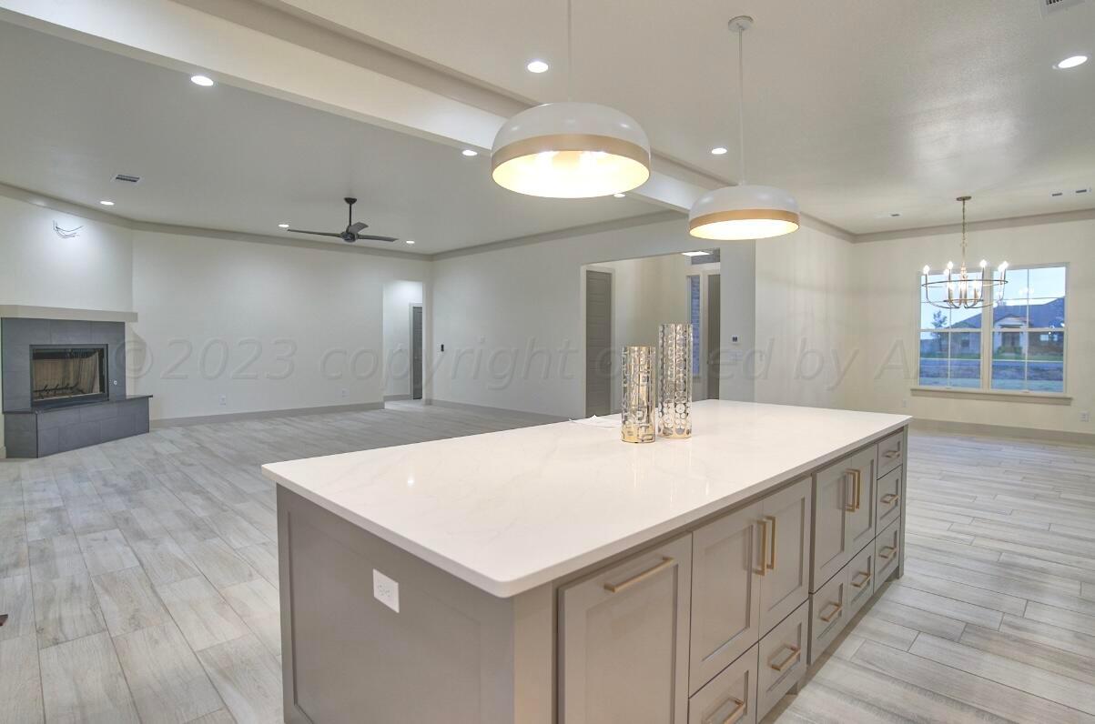 4100 Wildcat Springs Road Amarillo, TX 79119 - Photo 9 of 38 Kitchen / living