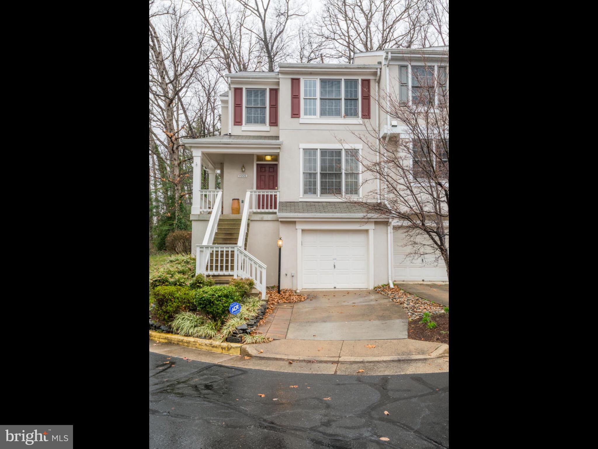 11300 Fairwind Way Reston, VA 20190 - Photo 4 of 53
