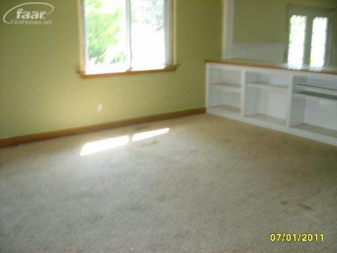 19159 Hickory Ridge Road Fenton, MI 48430 - Photo 4 of 24 20192397-3.JPG