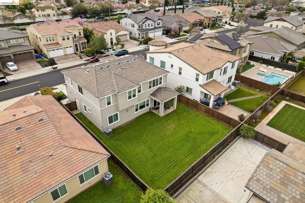 $999,999 | 323 Bidwell Court, Brentwood, CA 94513